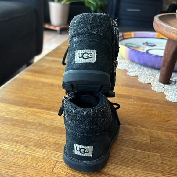 UGG Australia Girls Bootie with side Zipper size 7 - Picture 10 of 15